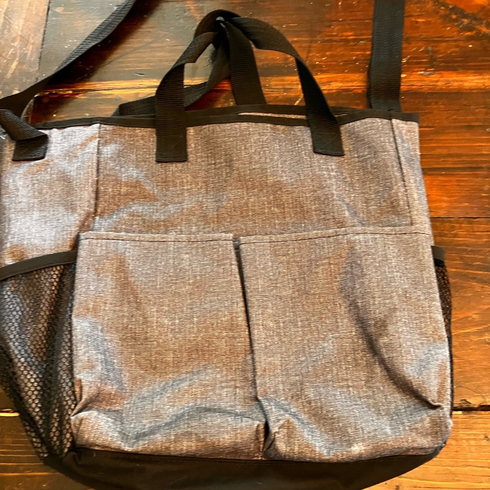 Gray thirty-one organizing tote.